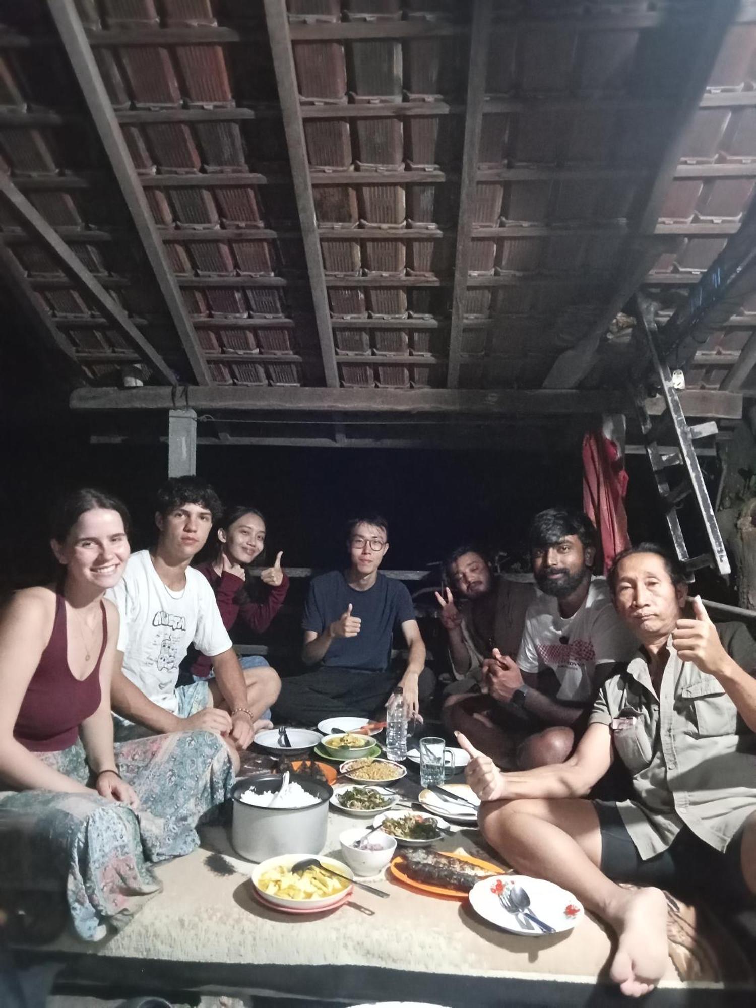 Apollo Hostel لوفينا المظهر الخارجي الصورة